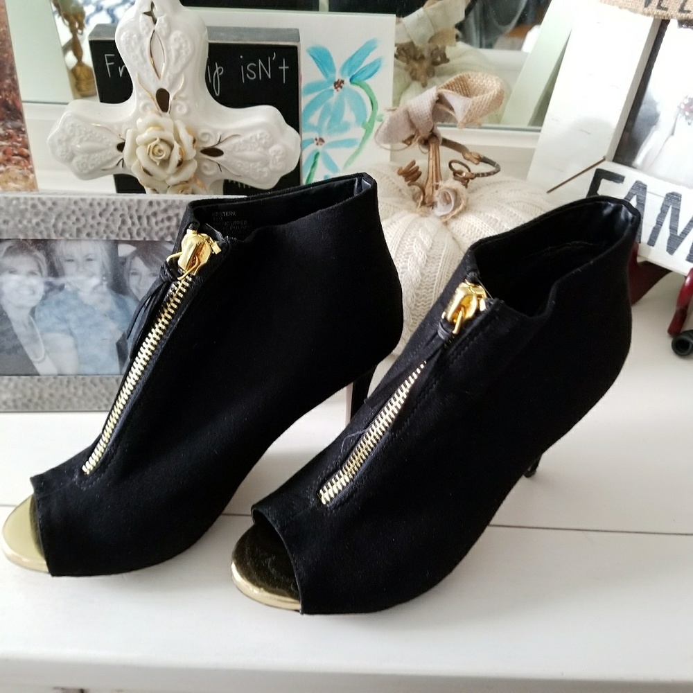 Madden Girl Suede booties